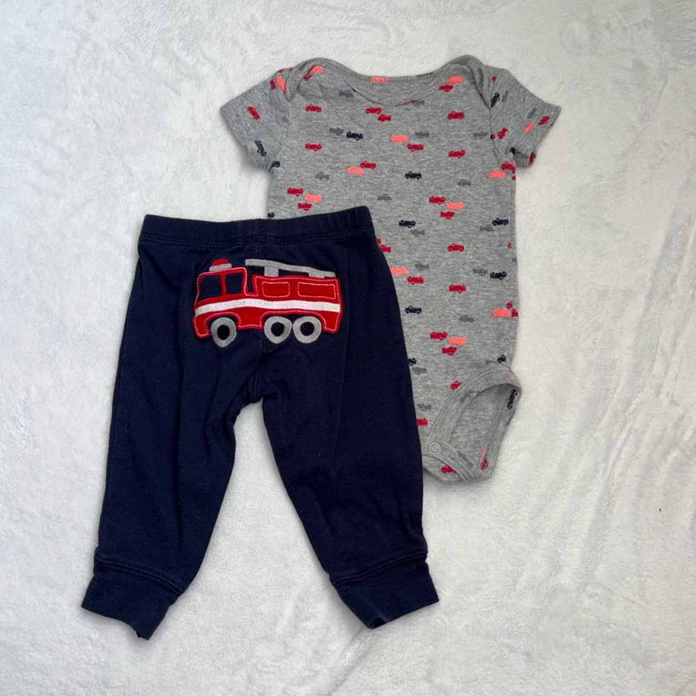 Carters matching fire truck bodysuit and pants 0-3 month 🚒